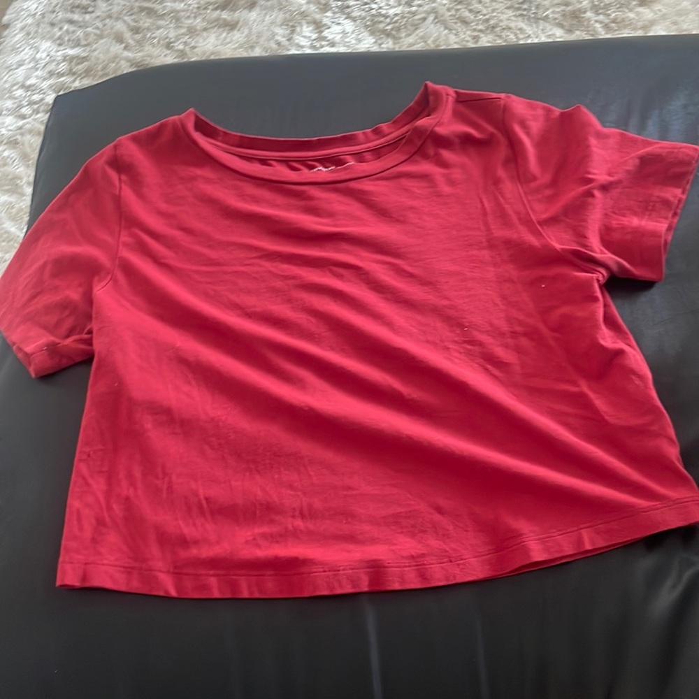 UNIVERSAL STANDARD TSHIRT